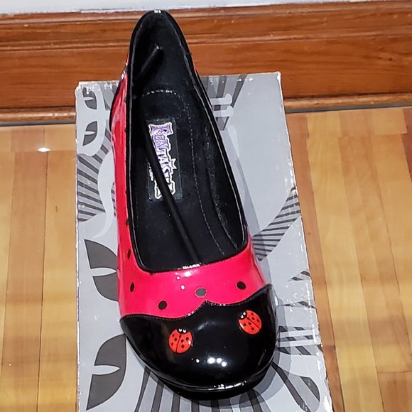Black and red ladybug themed flats - Picture 3 of 5